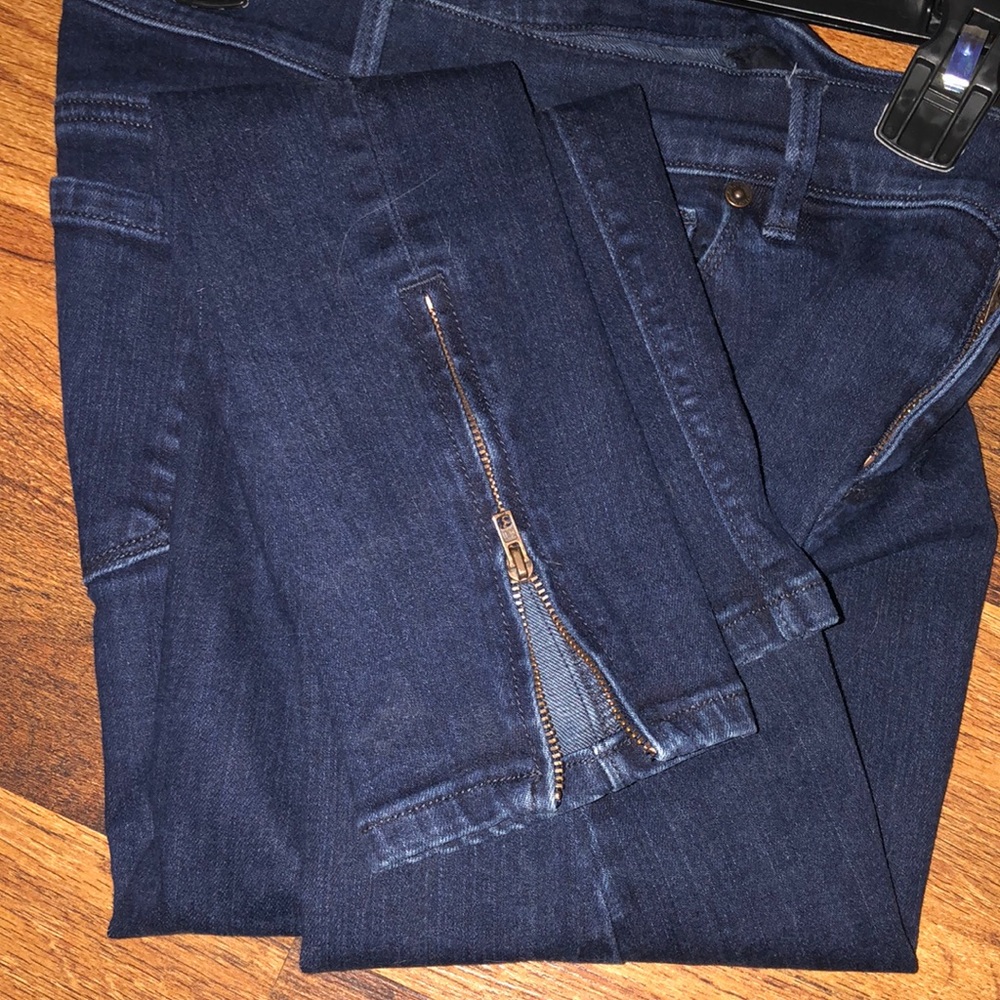 Size 4 skinny ankle cut jeans